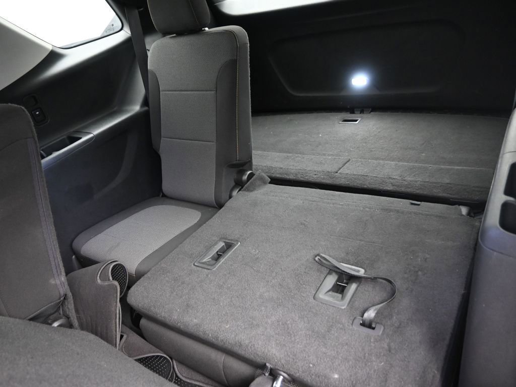 Used 2021 Chevrolet Traverse LS image 12