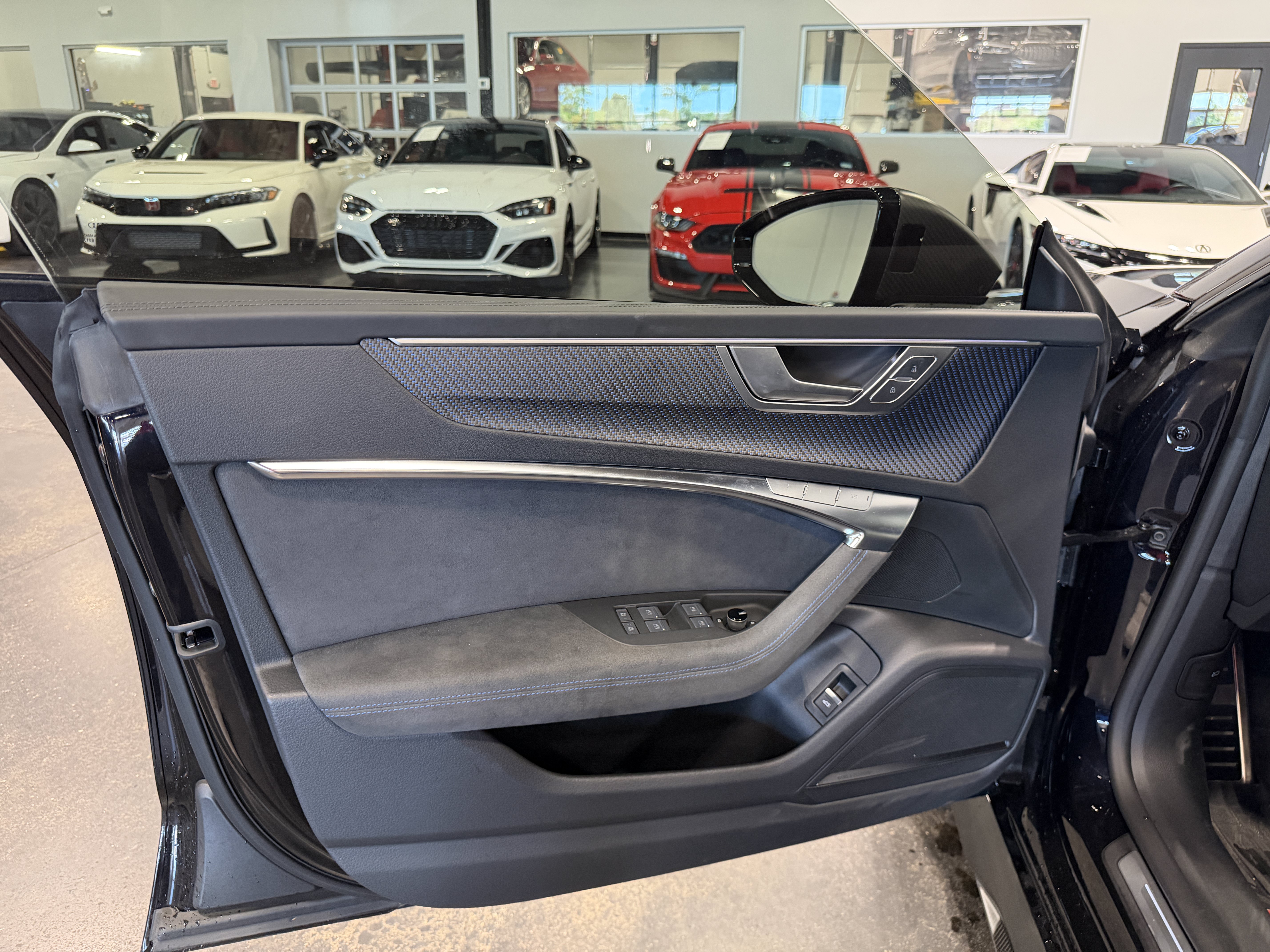 Used 2025 Audi RS 7 Performance AWD/4WD image 9
