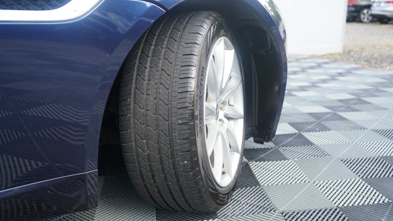 Used 2014 Jaguar F-TYPE Convertible RWD image 32