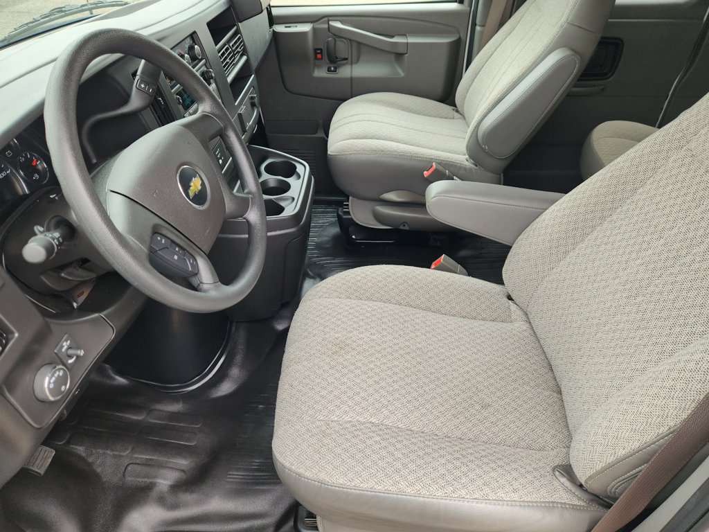 Used 2025 Chevrolet Express 3500 LS RWD image 13