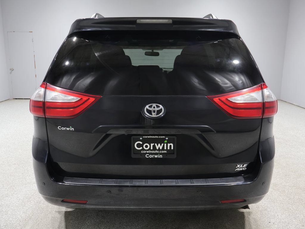 Used 2025 Hyundai Santa Fe Calligraphy AWD/4WD image 3