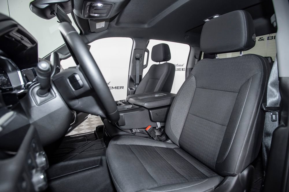 Used 2025 Chevrolet Silverado 1500 LT AWD/4WD image 11