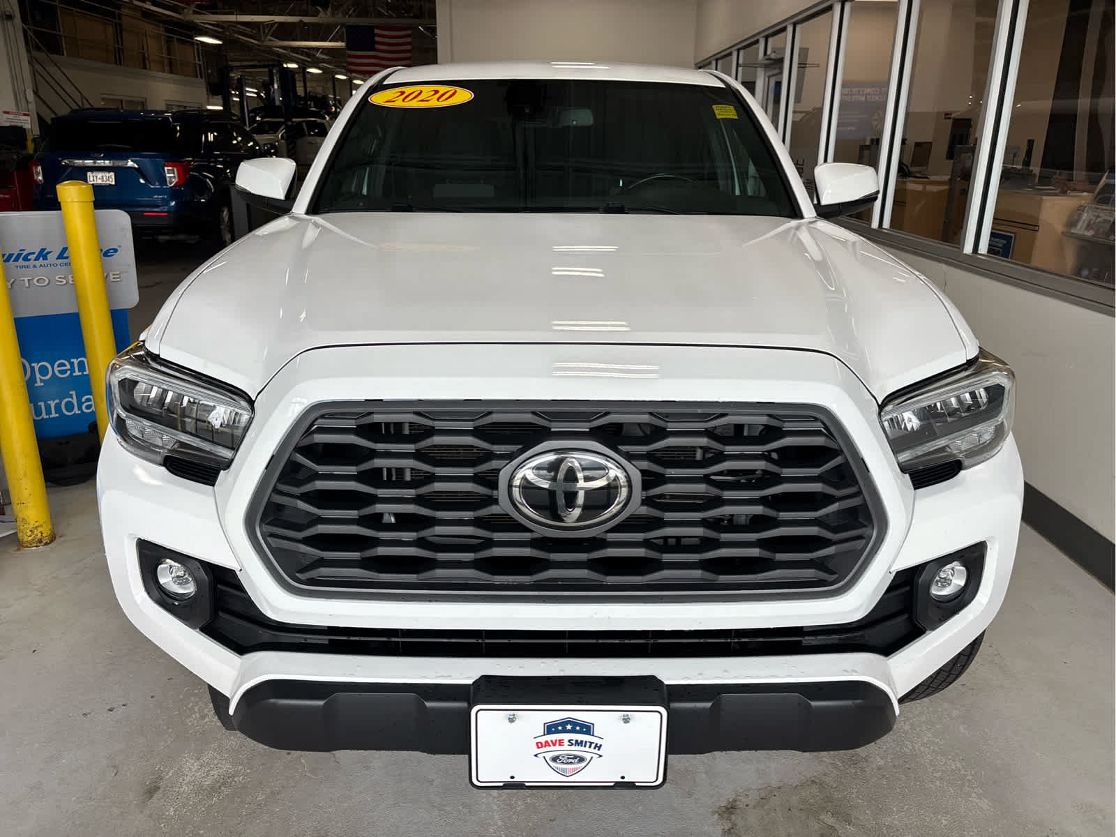 Used 2020 Toyota Tacoma TRD Off-Road w/ Technology Package AWD/4WD image 5