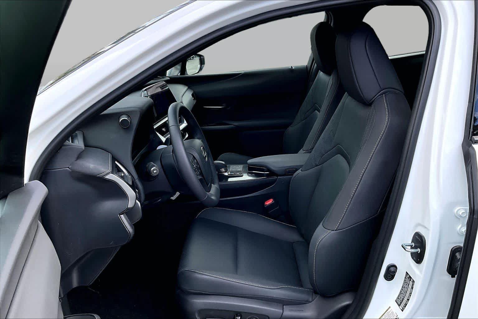 New 2026 Lexus UX 300h AWD w/ Cold Area Package image 18