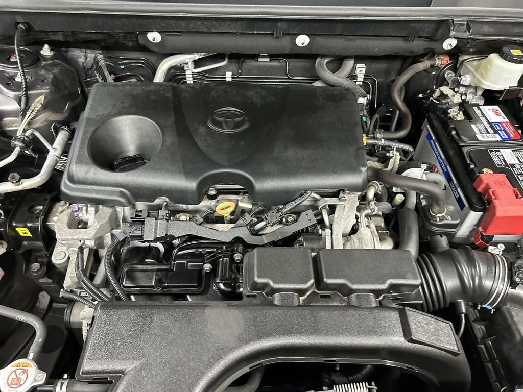 Used 2020 Toyota RAV4 XLE AWD/4WD image 23