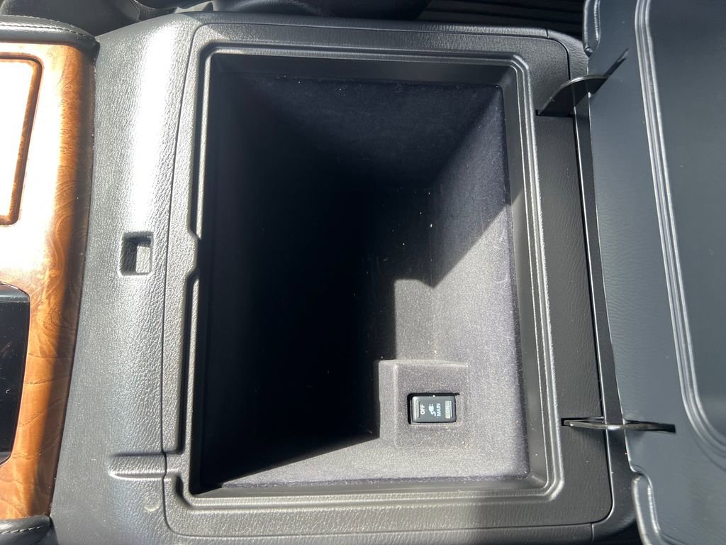 Used 2021 Nissan Armada SL w/ Captain's Chairs Package image 27