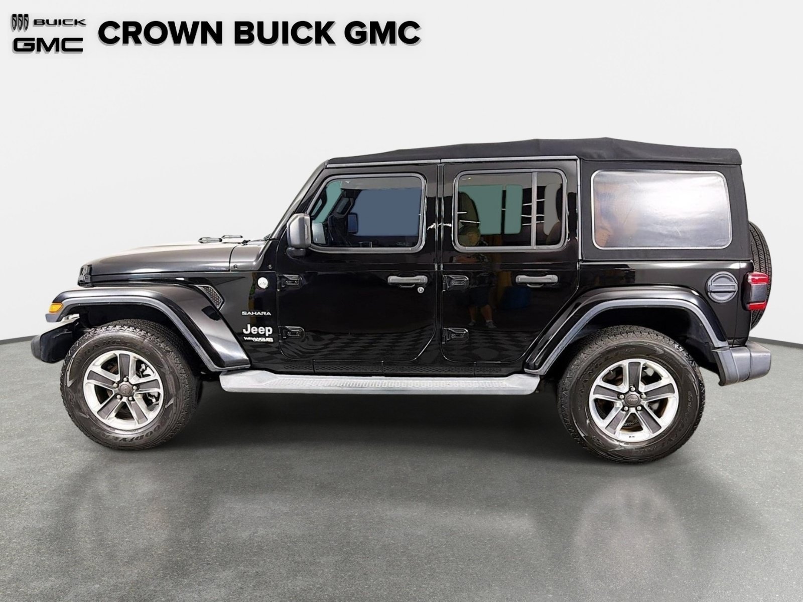 Used 2019 Jeep Wrangler Unlimited Sahara AWD/4WD image 8