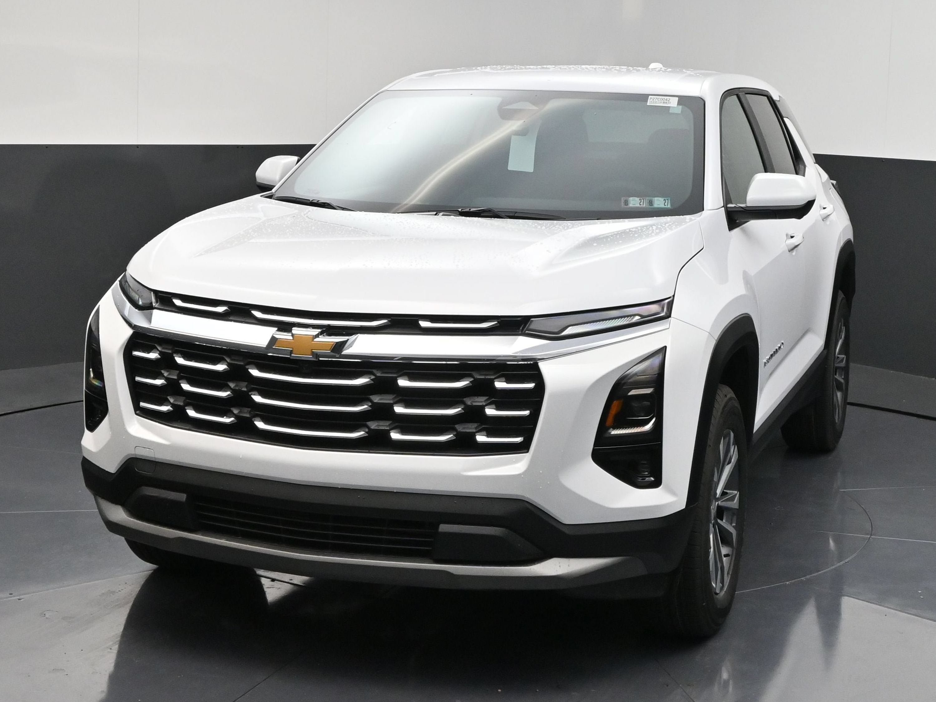New 2027 Chevrolet Equinox LT w/ Convenience Package II FWD image 4