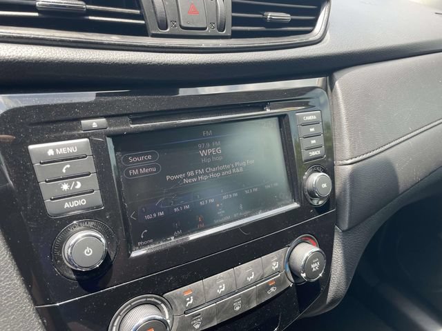 Used 2020 Nissan Rogue S FWD image 25