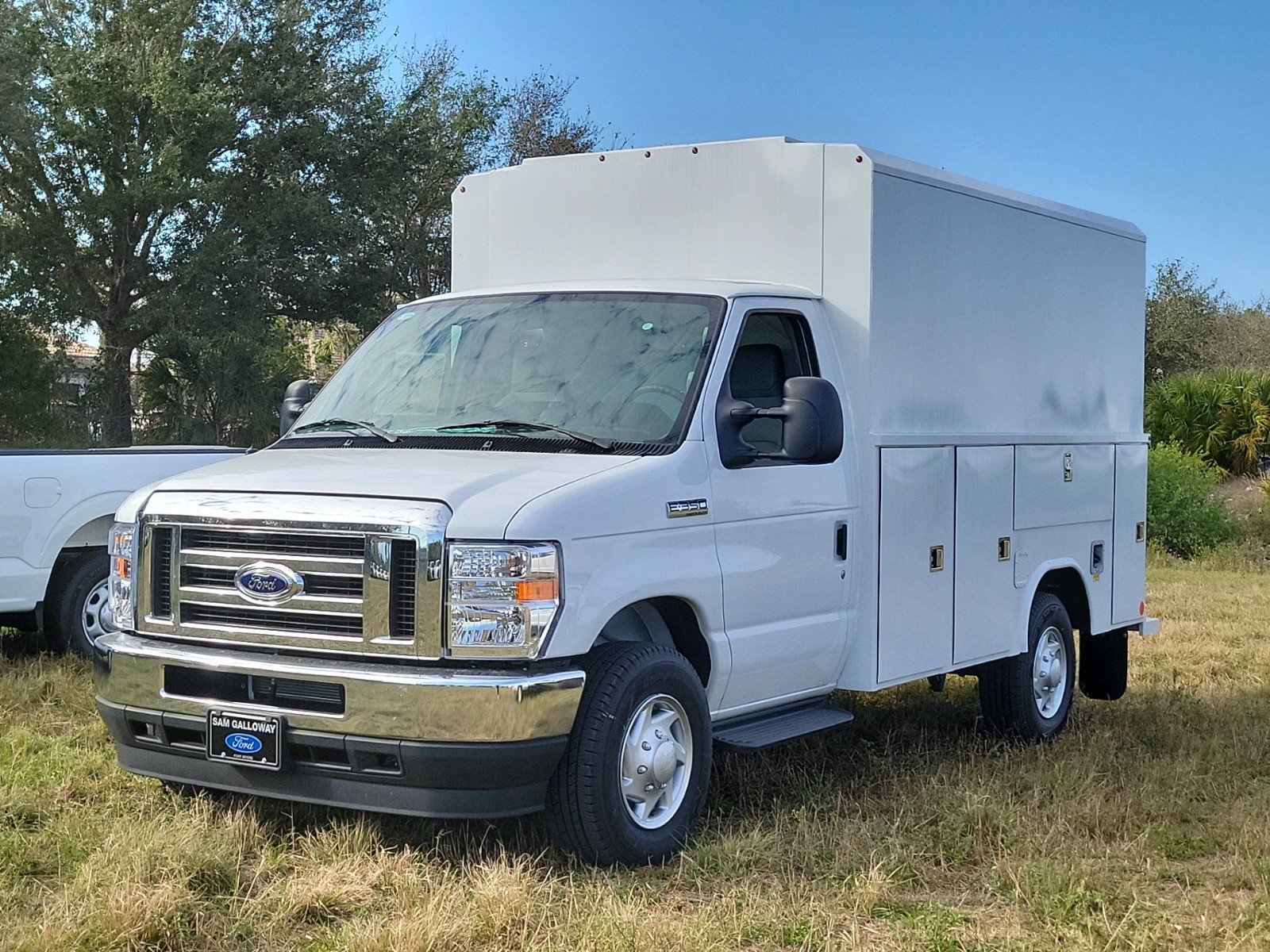 New 2025 Ford E-350 and Econoline 350 Super Duty w/ Power Equipment Group RWD image 3