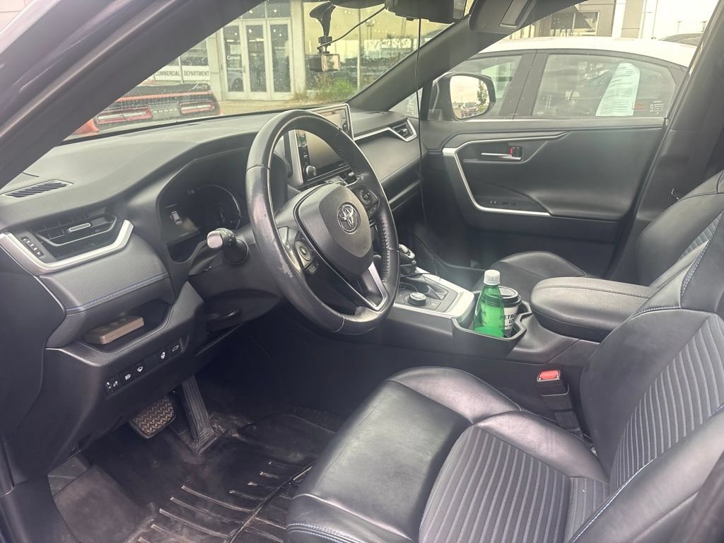 Used 2019 Toyota RAV4 XSE w/ XSE Weather Package AWD/4WD image 12