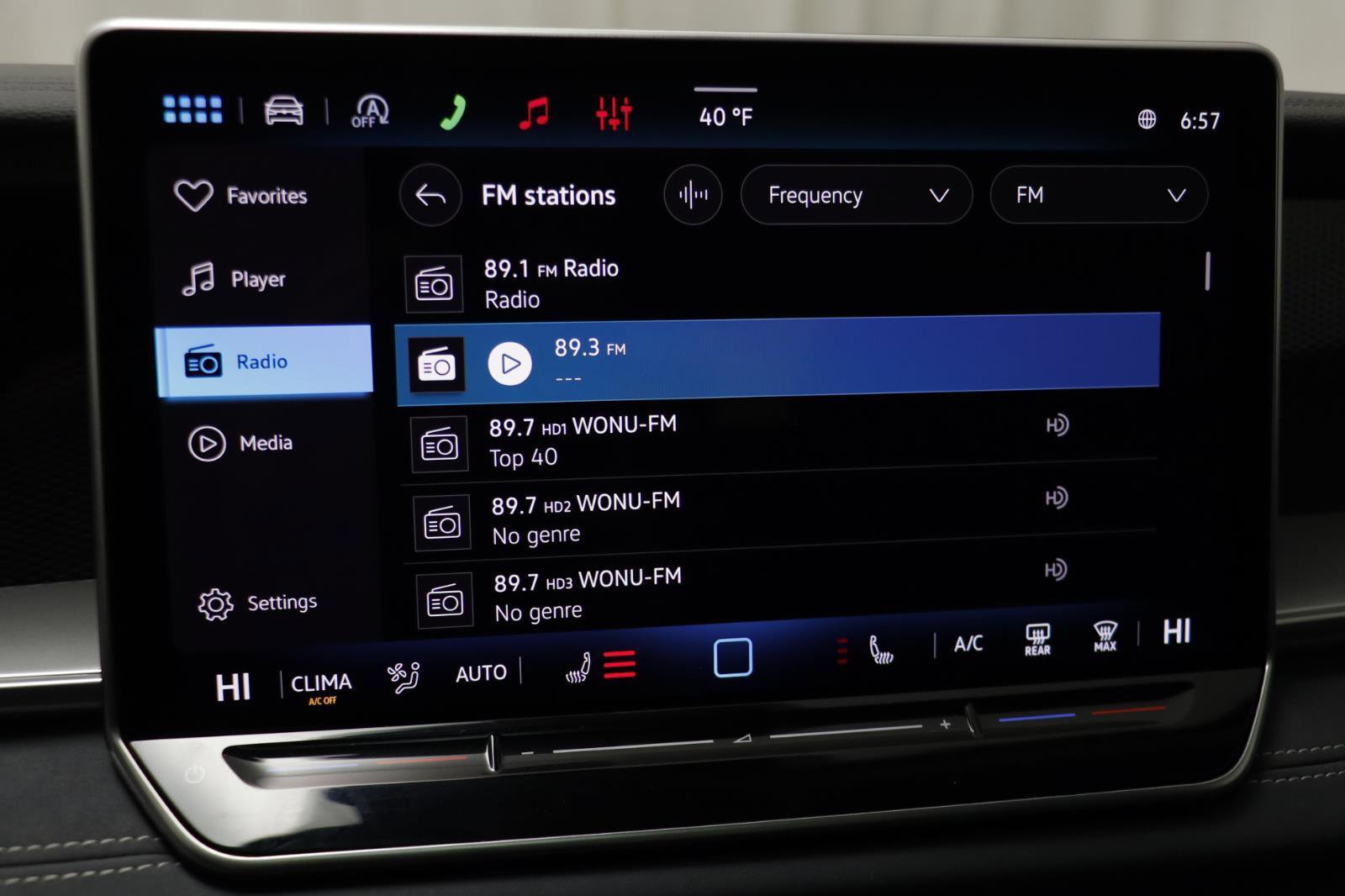 New 2026 Volkswagen Tiguan SE w/ Panoramic Sunroof Package image 8