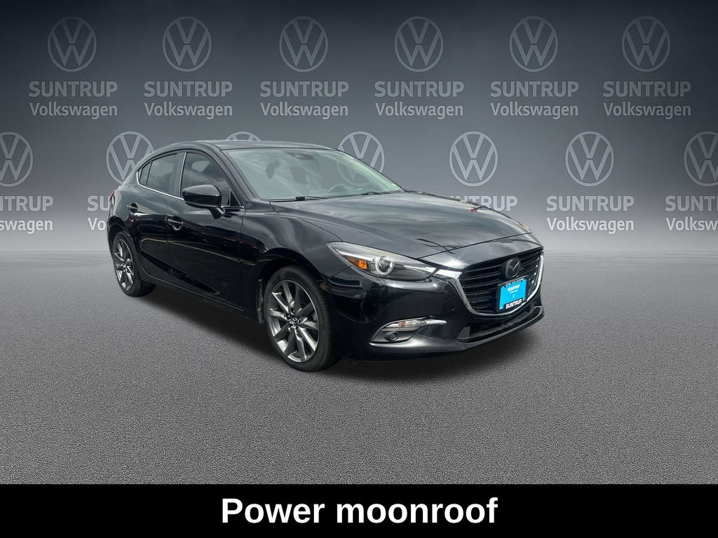 Used 2018 MAZDA MAZDA3 Grand Touring w/ Premium Equipment Package FWD image 9