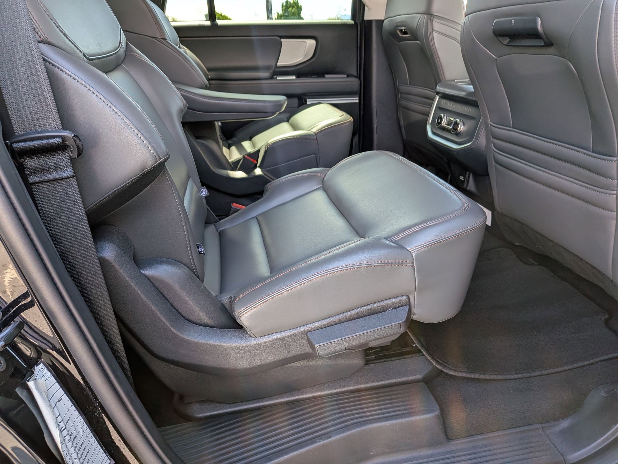 Used 2025 Ford Expedition Max Active image 33