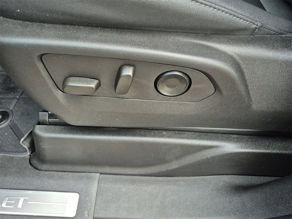 Used 2024 Chevrolet Suburban Z71 w/ Luxury Package image 19