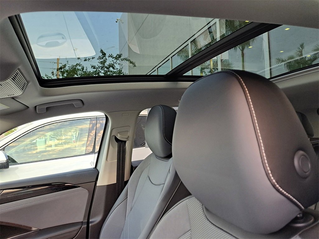 New 2026 Volkswagen Tiguan SE image 8