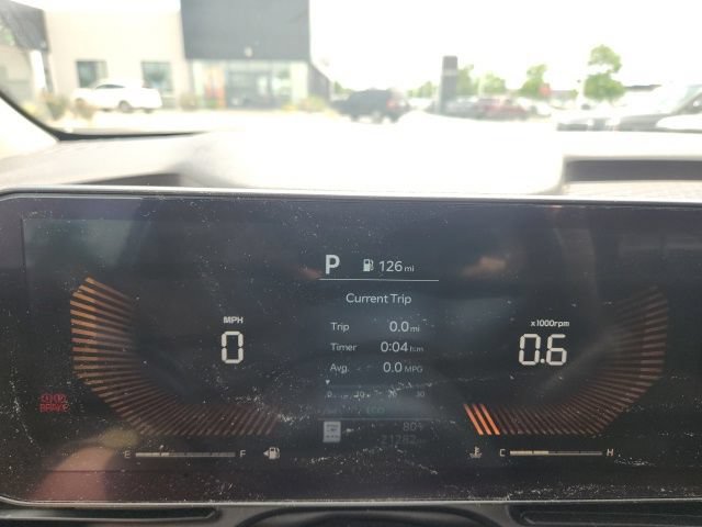 Used 2025 Kia Carnival EX FWD image 12