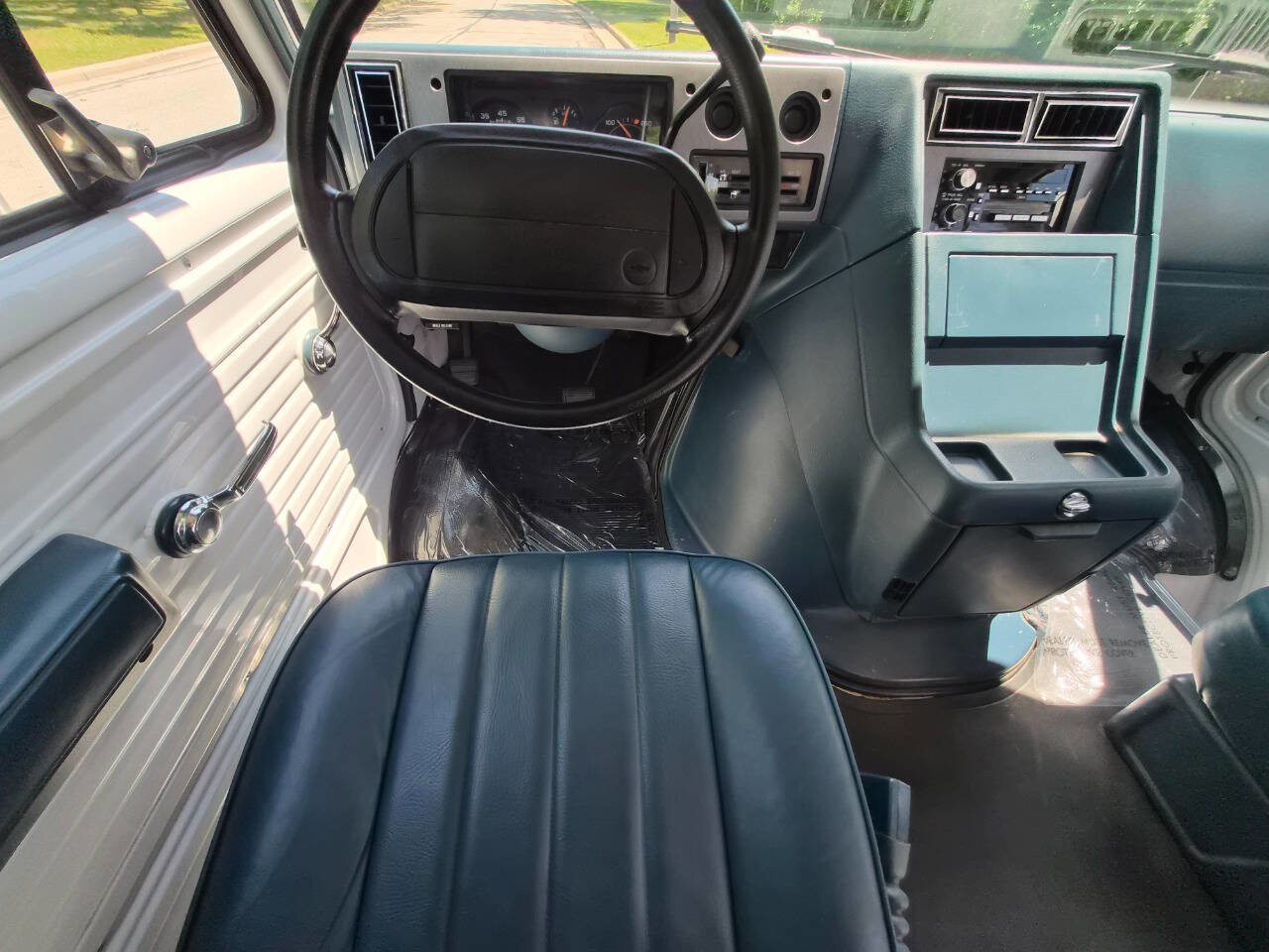 Used 1995 Chevrolet G20 RWD image 14
