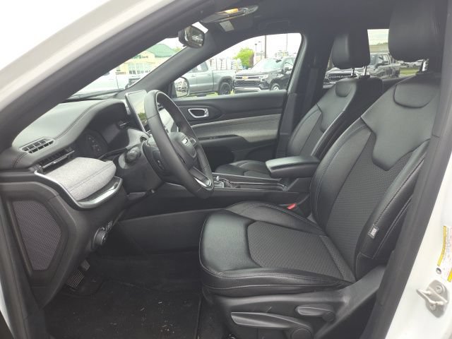 Used 2024 Jeep Compass Latitude AWD/4WD image 12