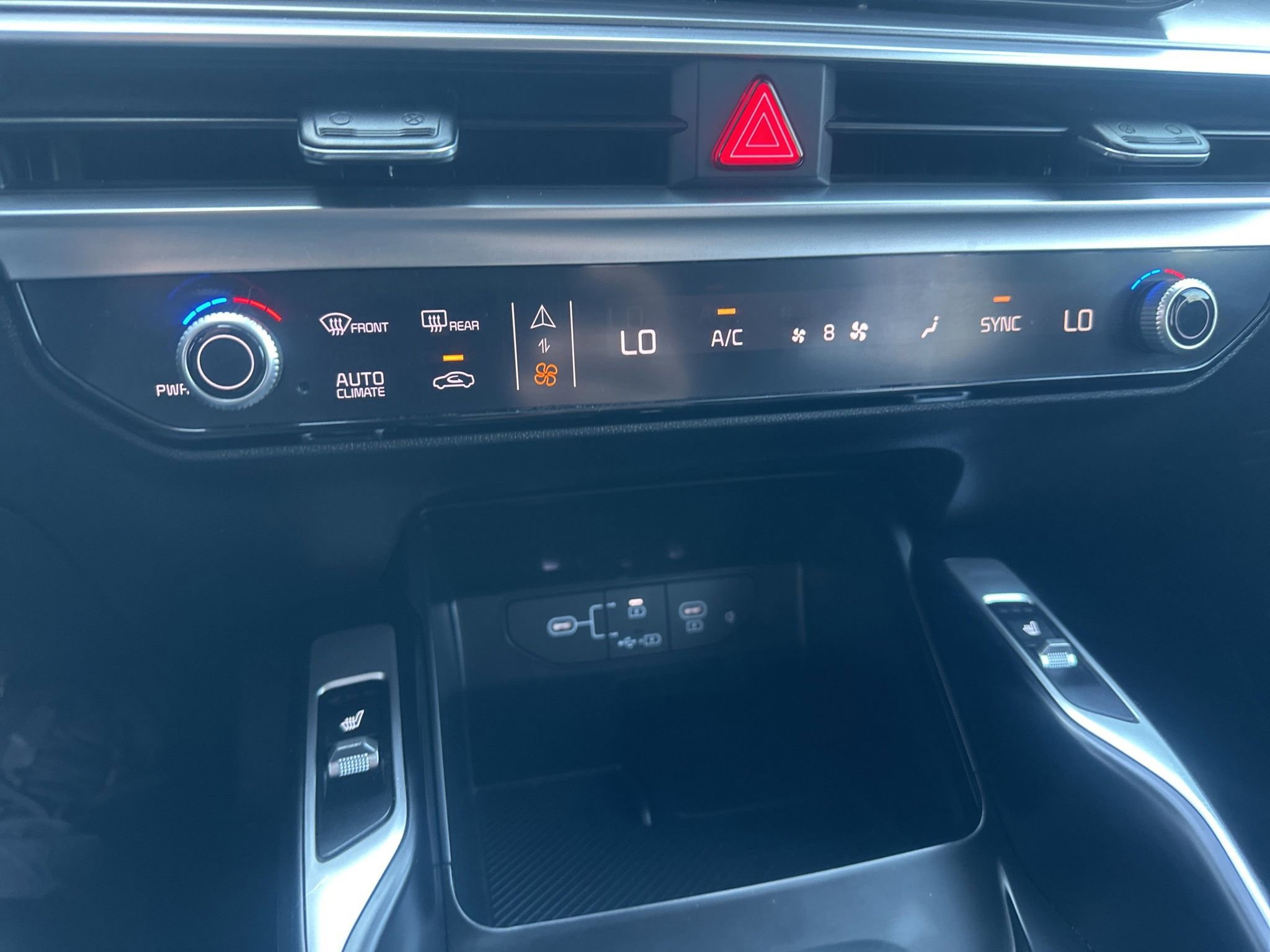 Used 2024 Kia Sorento S image 31