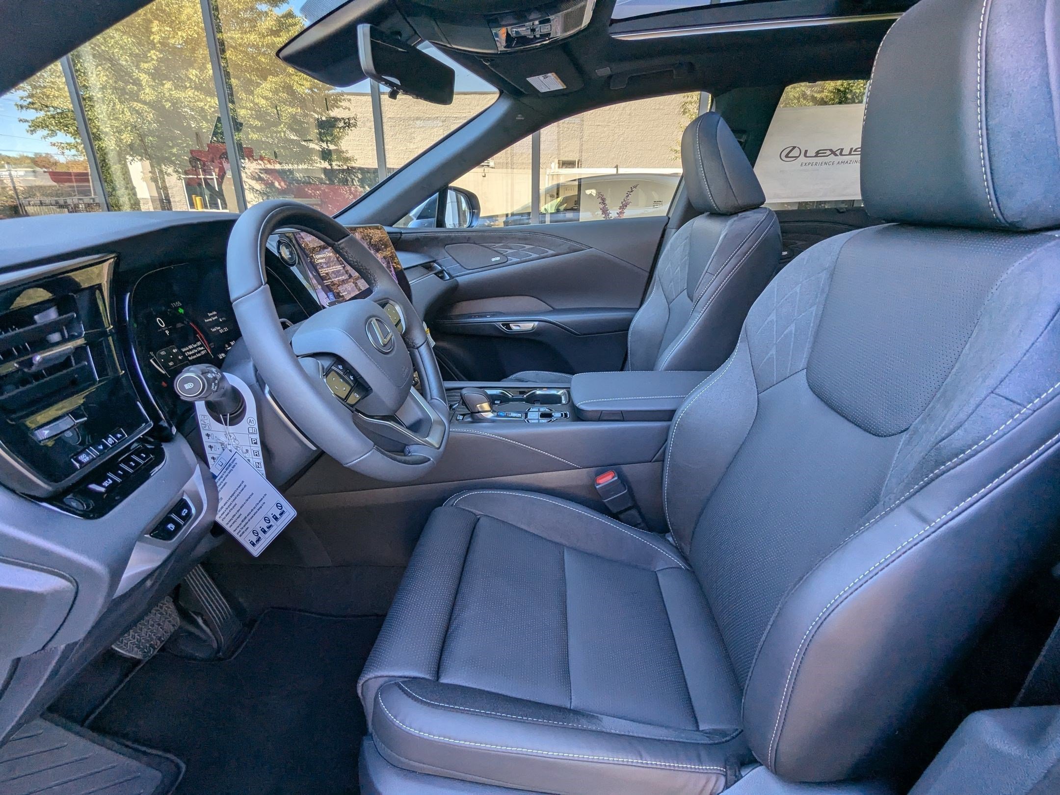 New 2025 Lexus RX 350 AWD image 5