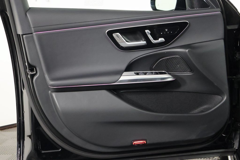 Certified 2025 Mercedes-Benz E 350 4MATIC Sedan w/ Winter Package image 12