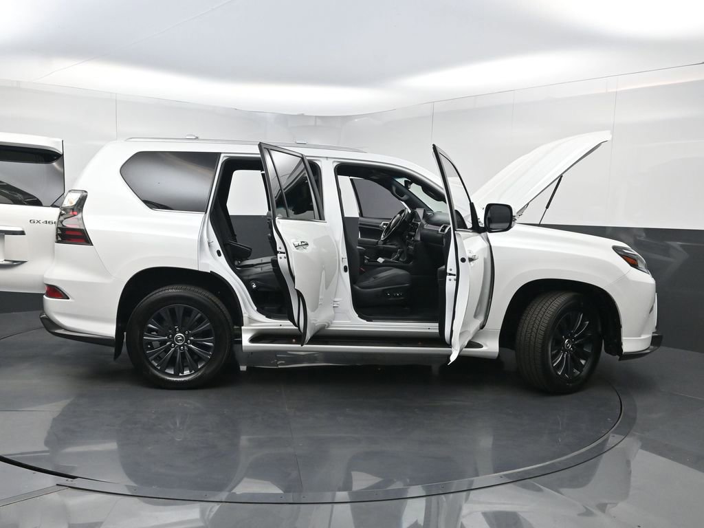 Used 2023 Lexus GX 460 Premium w/ Accessory Package image 39