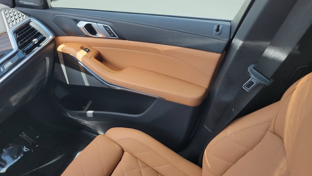 Used 2025 BMW X5 M60i w/ Climate Comfort Package AWD/4WD image 13
