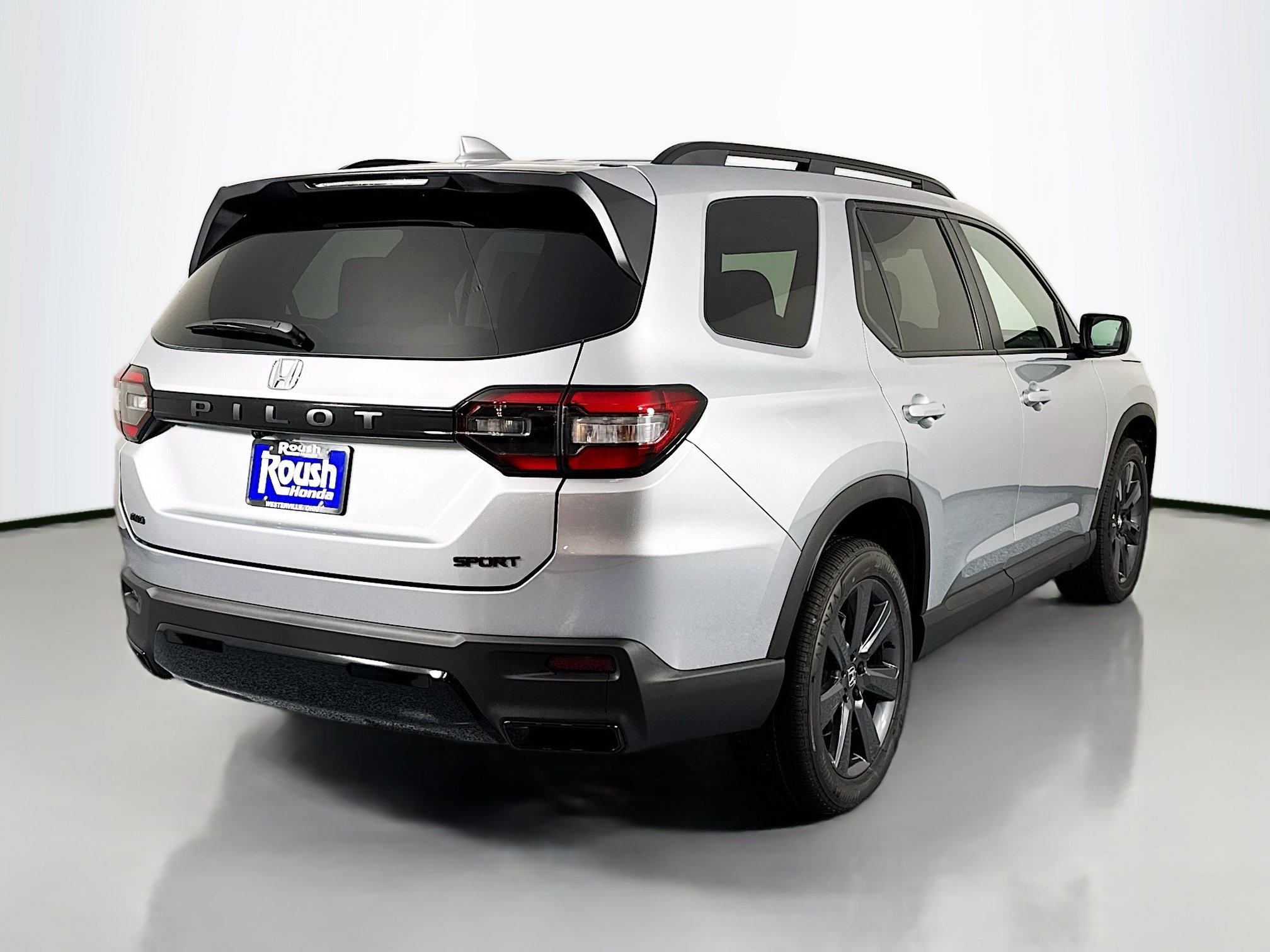 New 2026 Honda Pilot Sport image 5