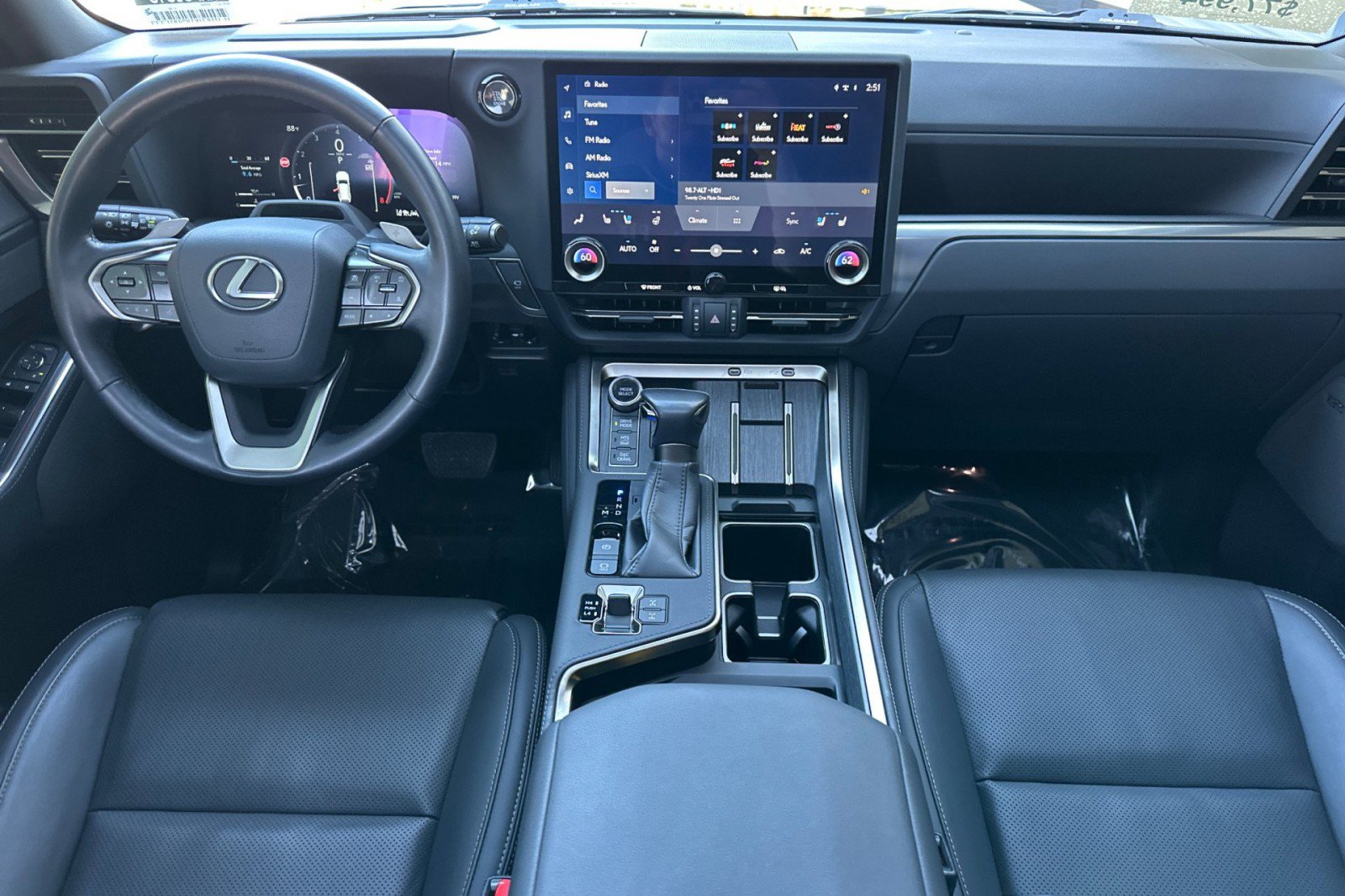 Used 2024 Lexus GX 550 AWD/4WD image 6