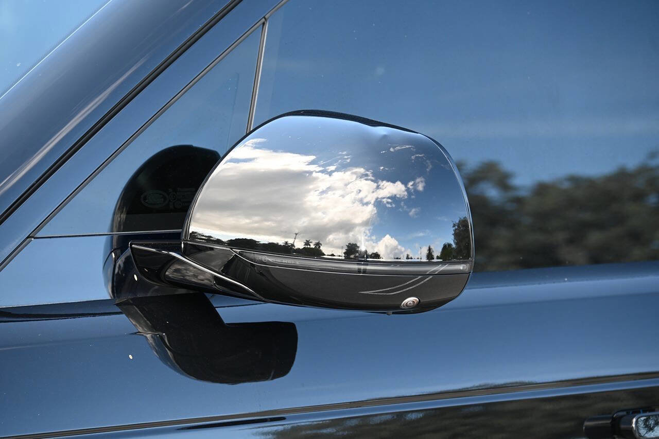 Used 2025 Land Rover Range Rover Sport Dynamic SE image 19