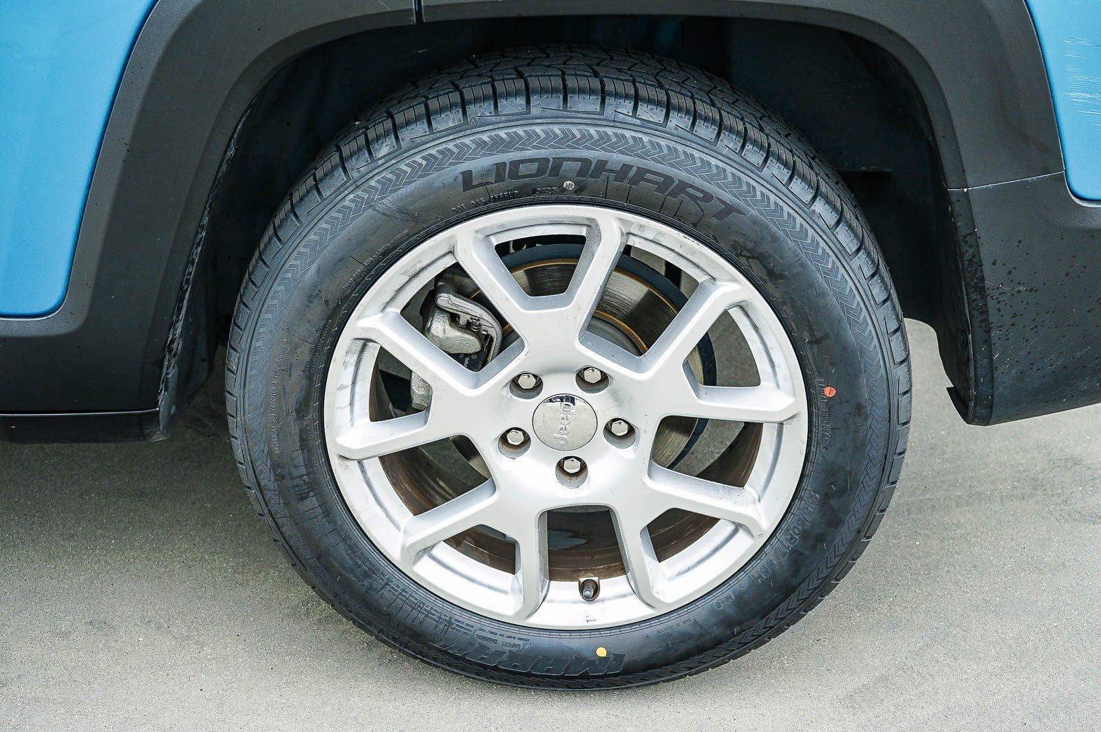Used 2021 Jeep Renegade Latitude FWD image 10