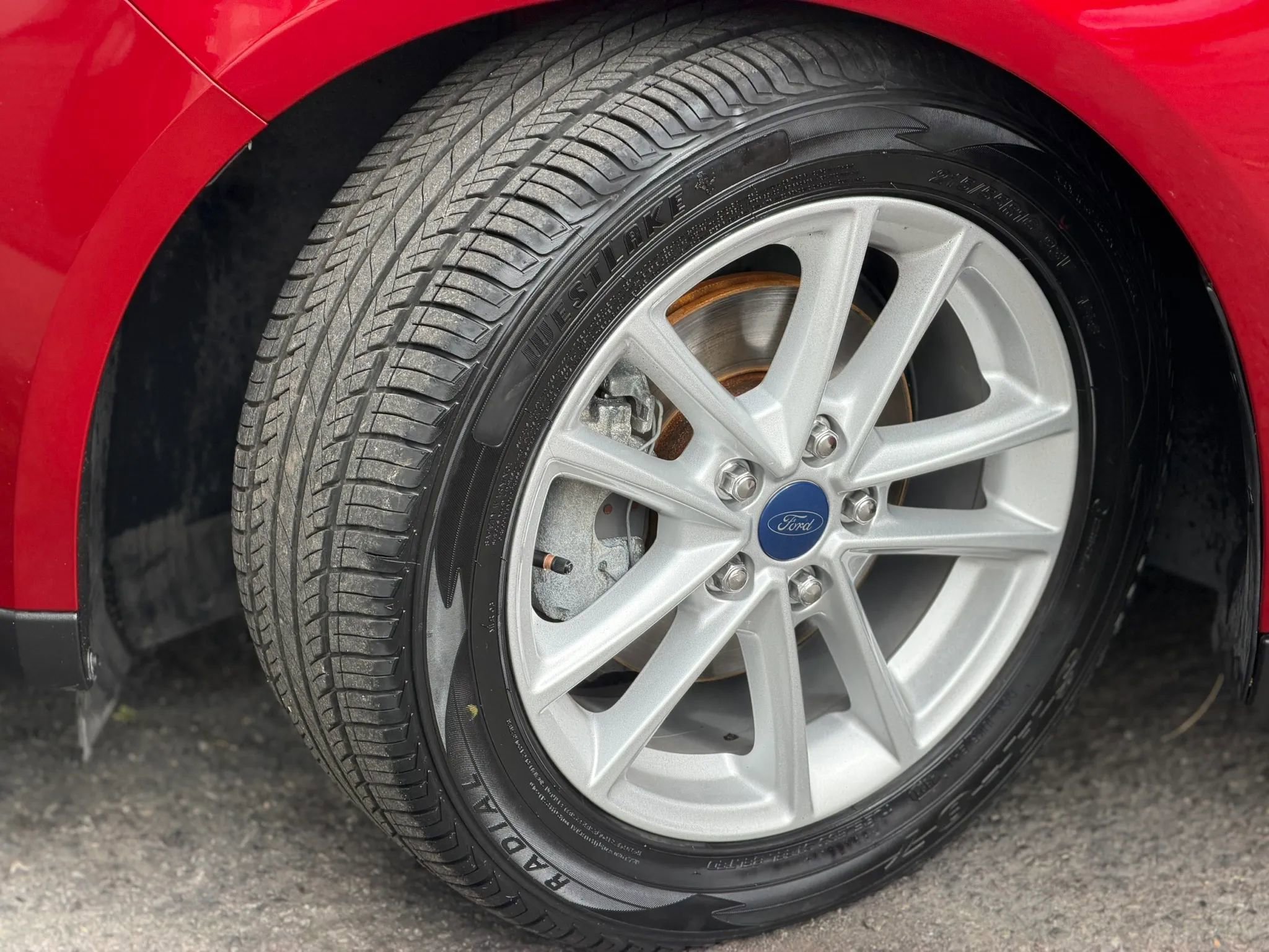 Used 2015 Ford Focus SE image 14