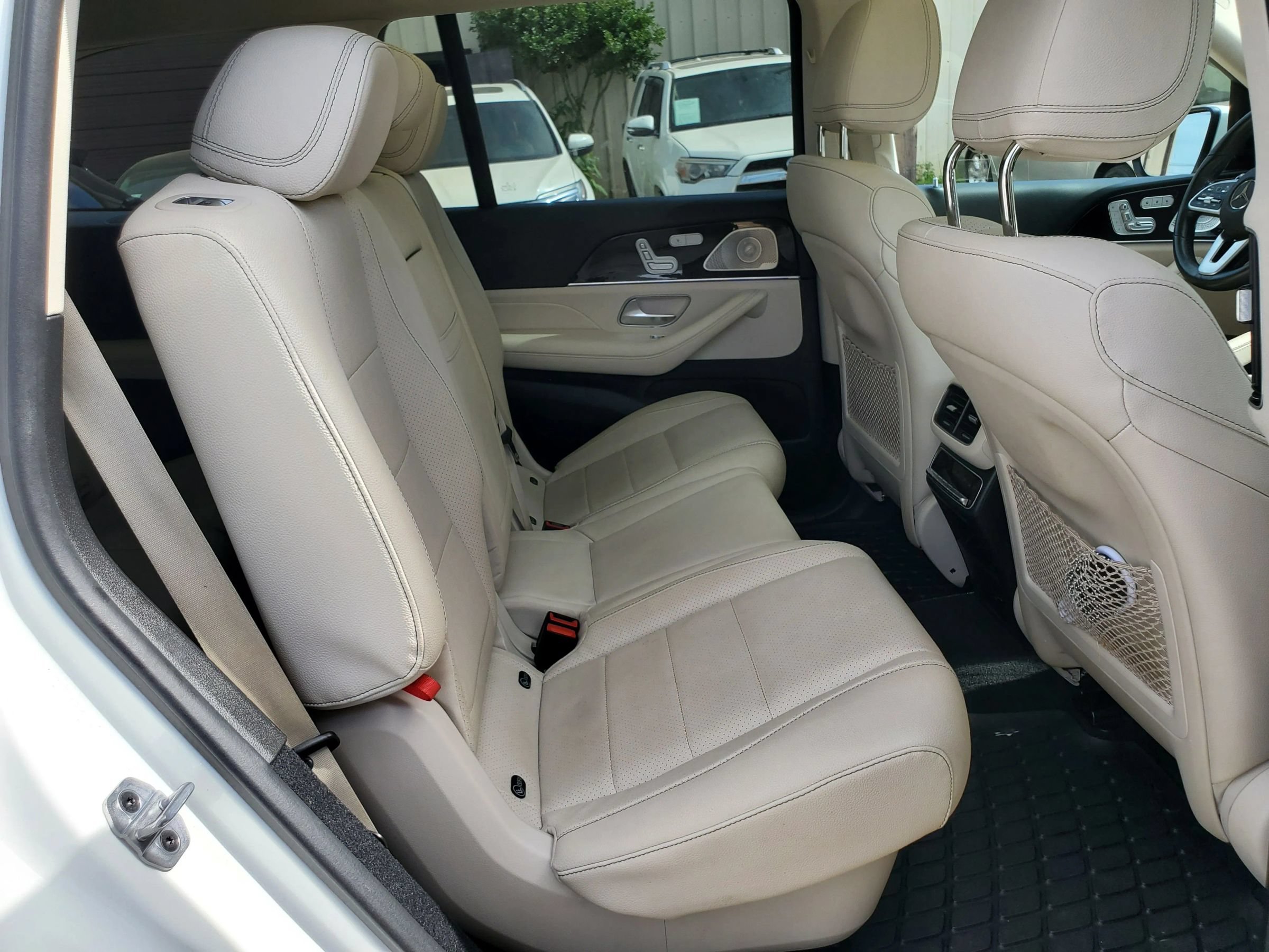 Used 2022 Mercedes-Benz GLS 450 4MATIC image 4