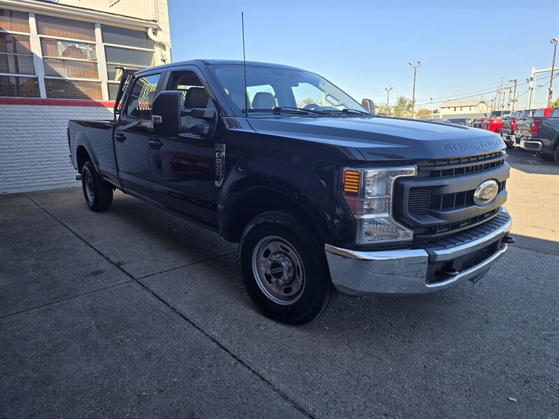 Used 2022 Ford F250 XL w/ Power Equipment Group RWD image 3