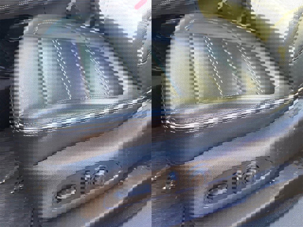 Used 2023 GMC Acadia Denali w/ Denali Ultimate Package image 14