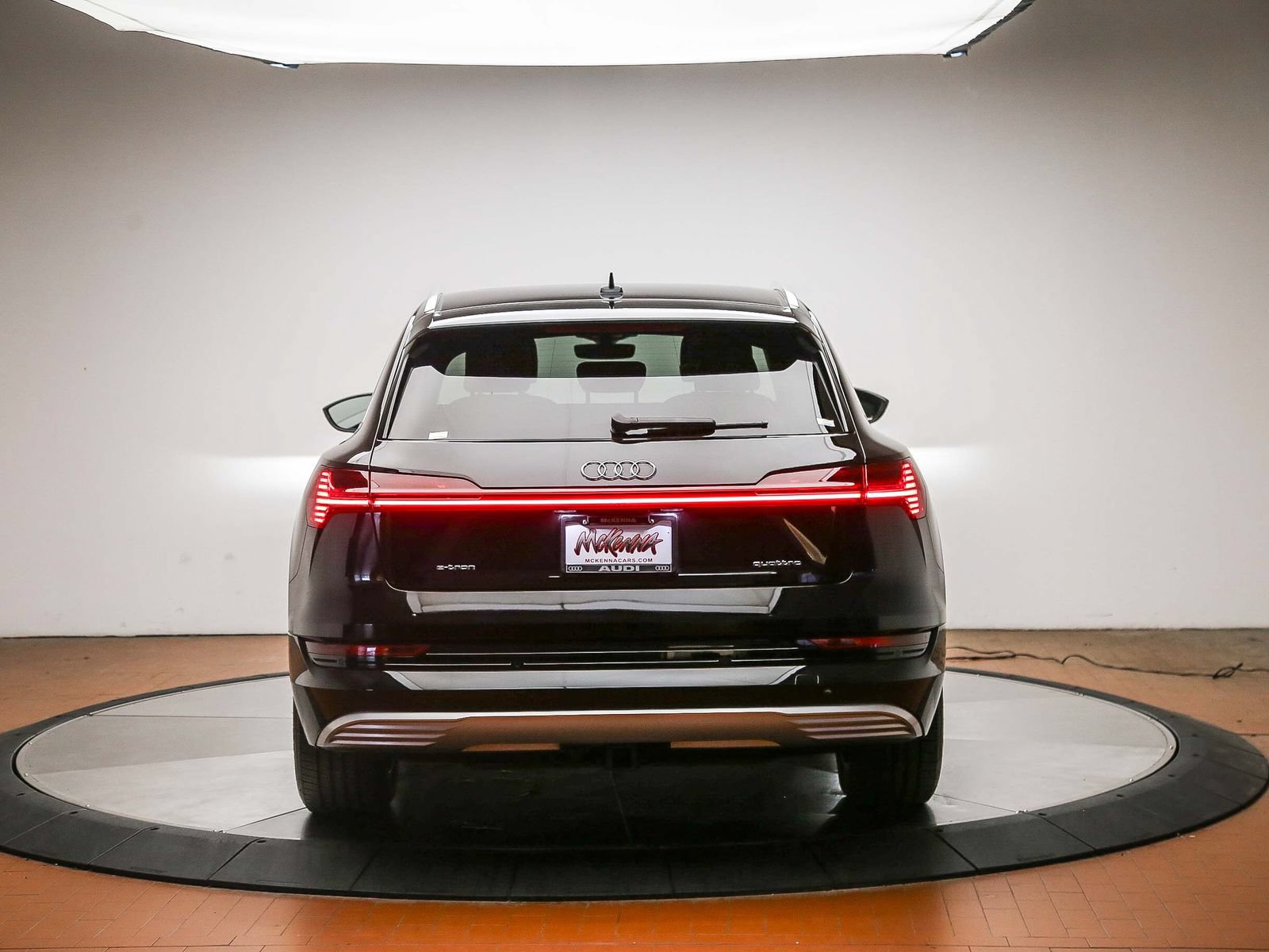 Certified 2022 Audi e-tron Premium Plus AWD/4WD image 6