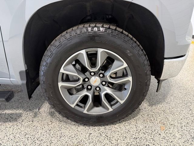 Used 2024 Chevrolet Silverado 1500 LT AWD/4WD image 30