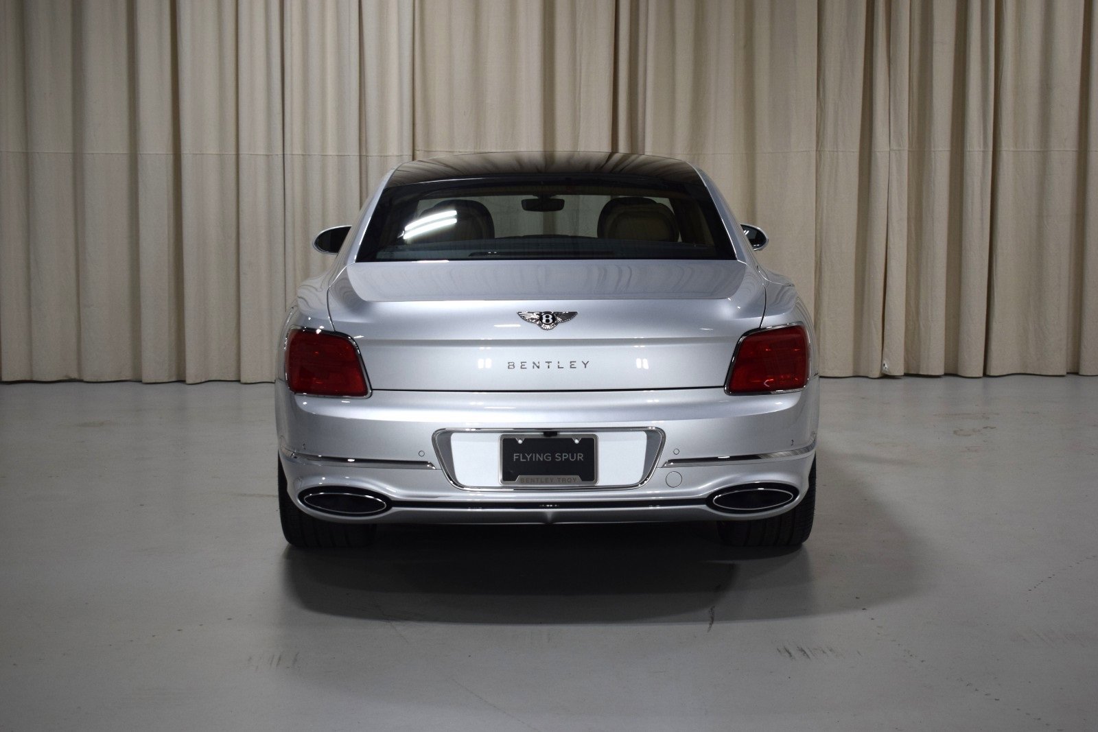 New 2026 Bentley Flying Spur Azure image 11