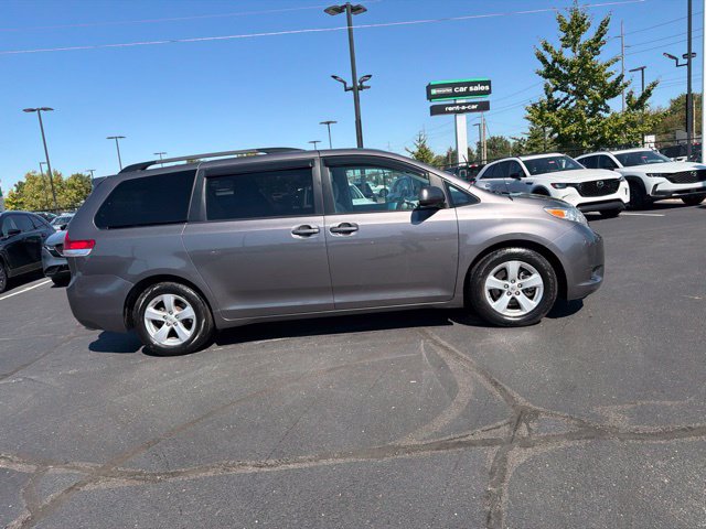 Used 2014 Toyota Sienna LE FWD image 5