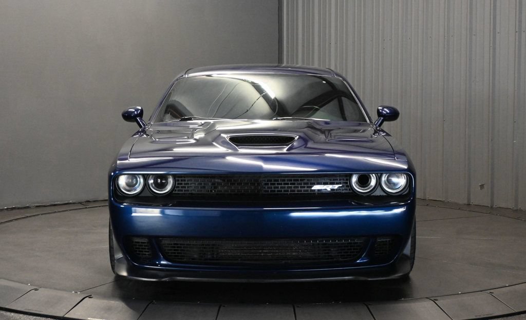 Used 2015 Dodge Challenger SRT Hellcat RWD image 2