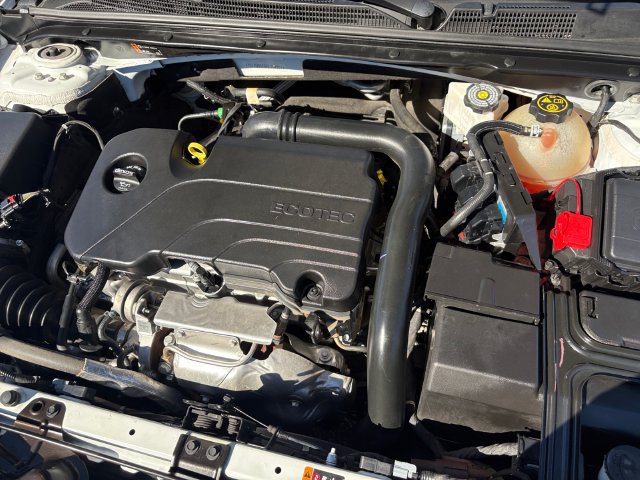 Used 2023 Chevrolet Malibu LT FWD image 9