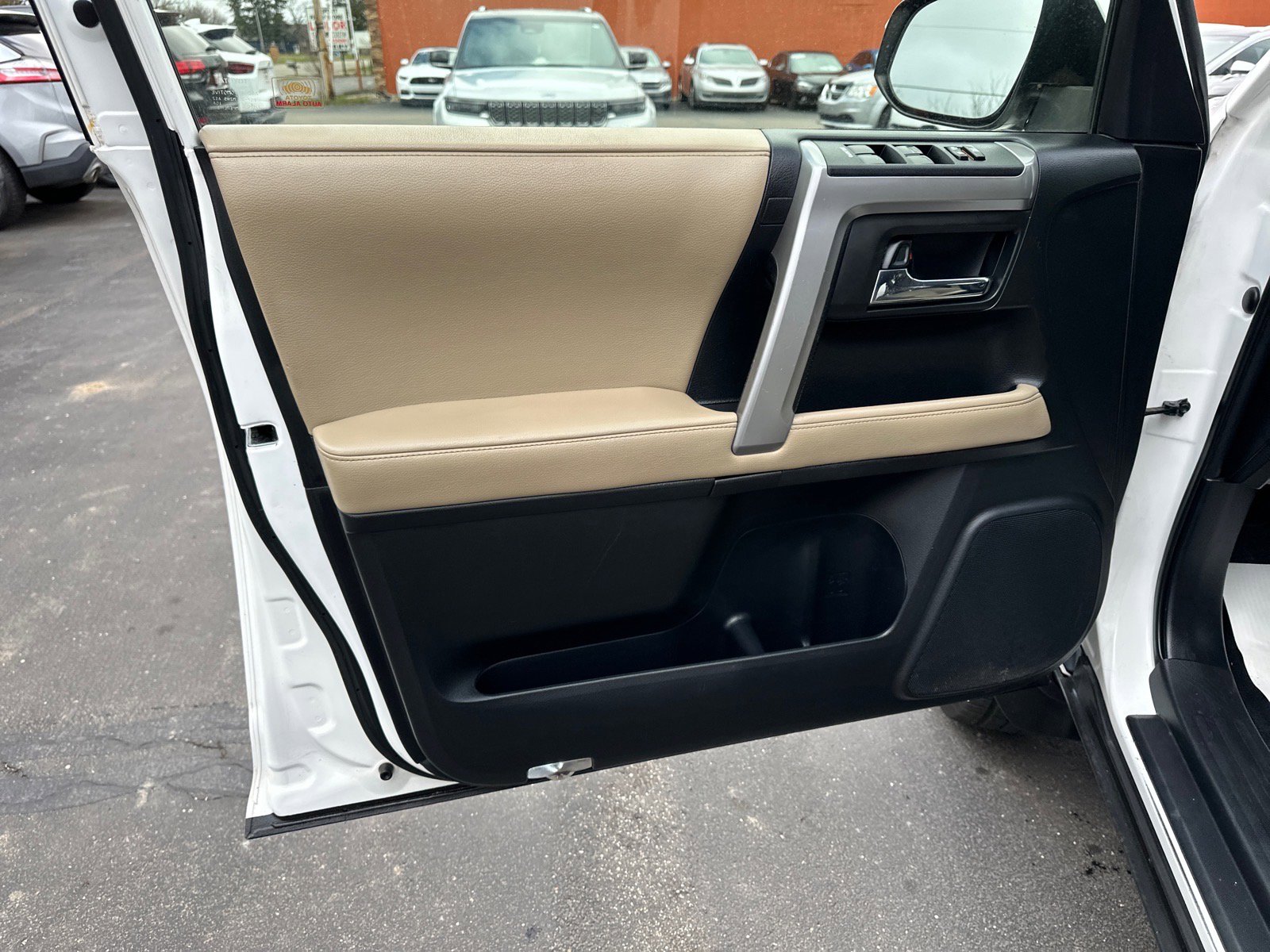 Used 2016 Toyota 4Runner SR5 image 15