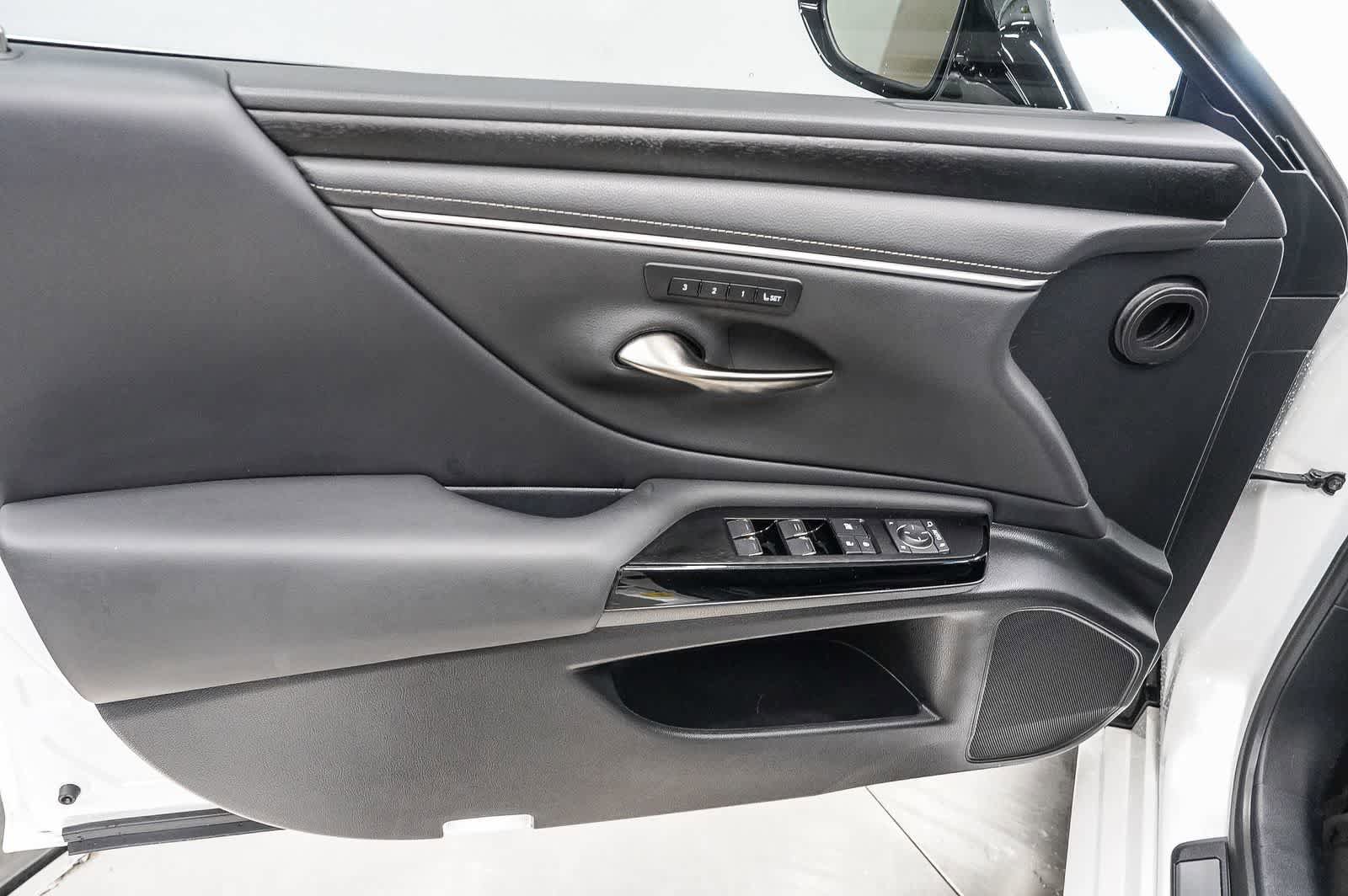 Used 2023 Lexus ES 300h w/ Premium Package FWD image 22