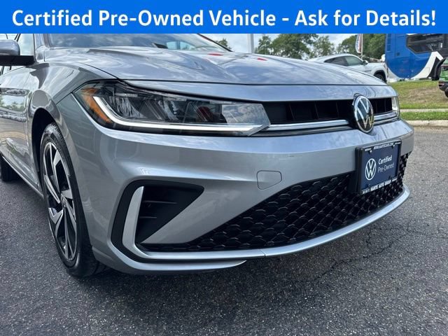 Used 2025 Volkswagen Jetta SEL FWD image 27