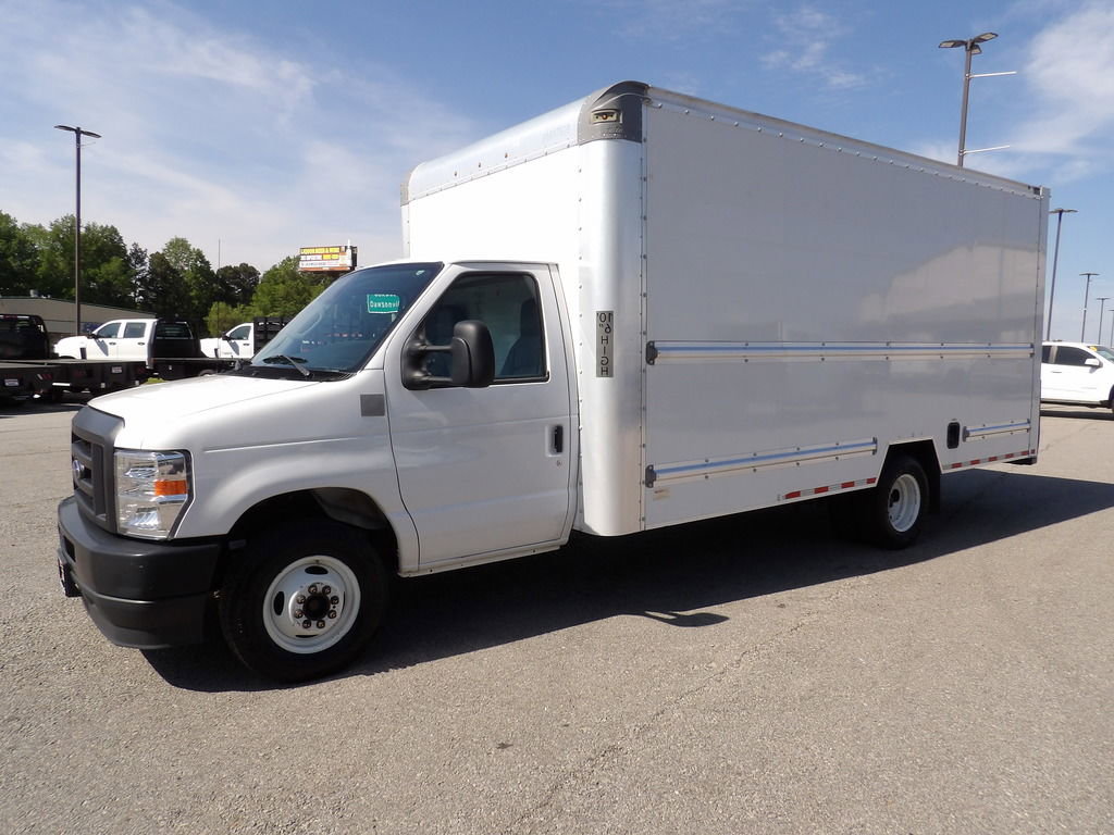 Used 2021 Ford E-350 and Econoline 350 Super Duty RWD image 3