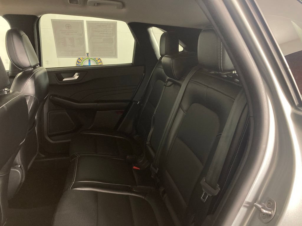 Used 2024 Ford Escape Platinum AWD/4WD image 17