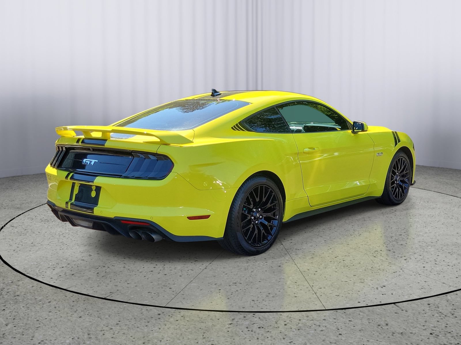 Used 2021 Ford Mustang GT Premium w/ GT Performance Package RWD image 3