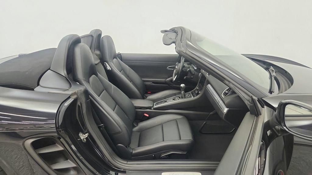 Used 2018 Porsche 718 Boxster S RWD image 19