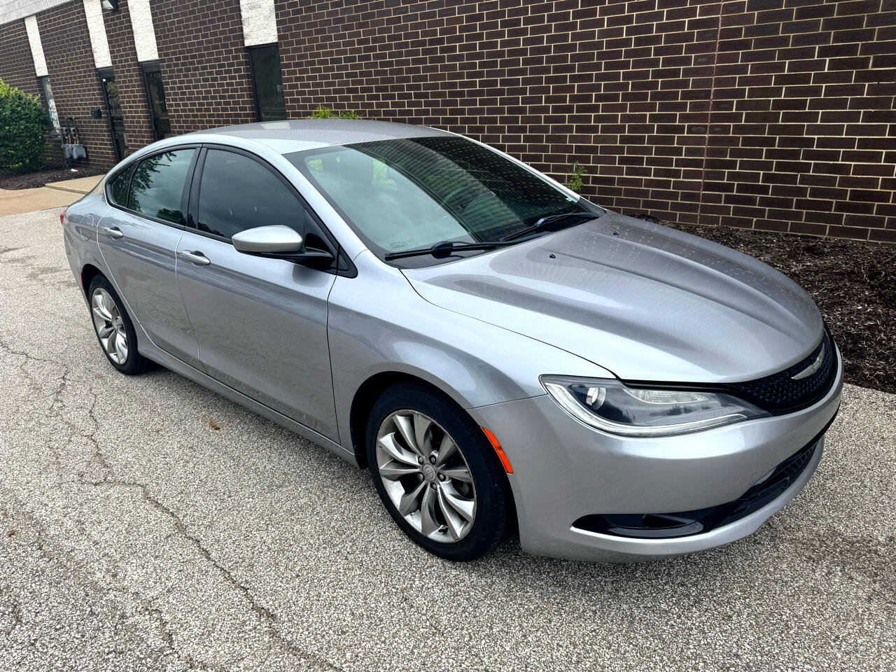 Used 2015 Chrysler 200 S image 22